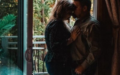 Should I Book Secret Box Cabin for Our Wedding Anniversary? (Host Perspective)